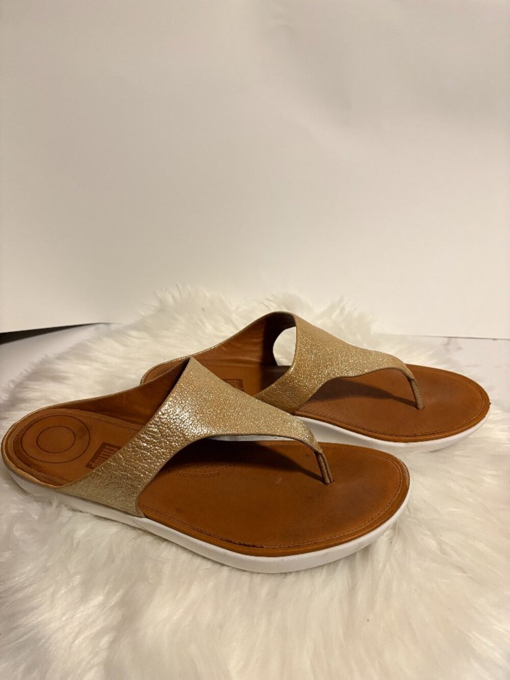 FitFlop Gold Metallic Leather Toe Post Sandals Comfort Flip Flops Size 10
